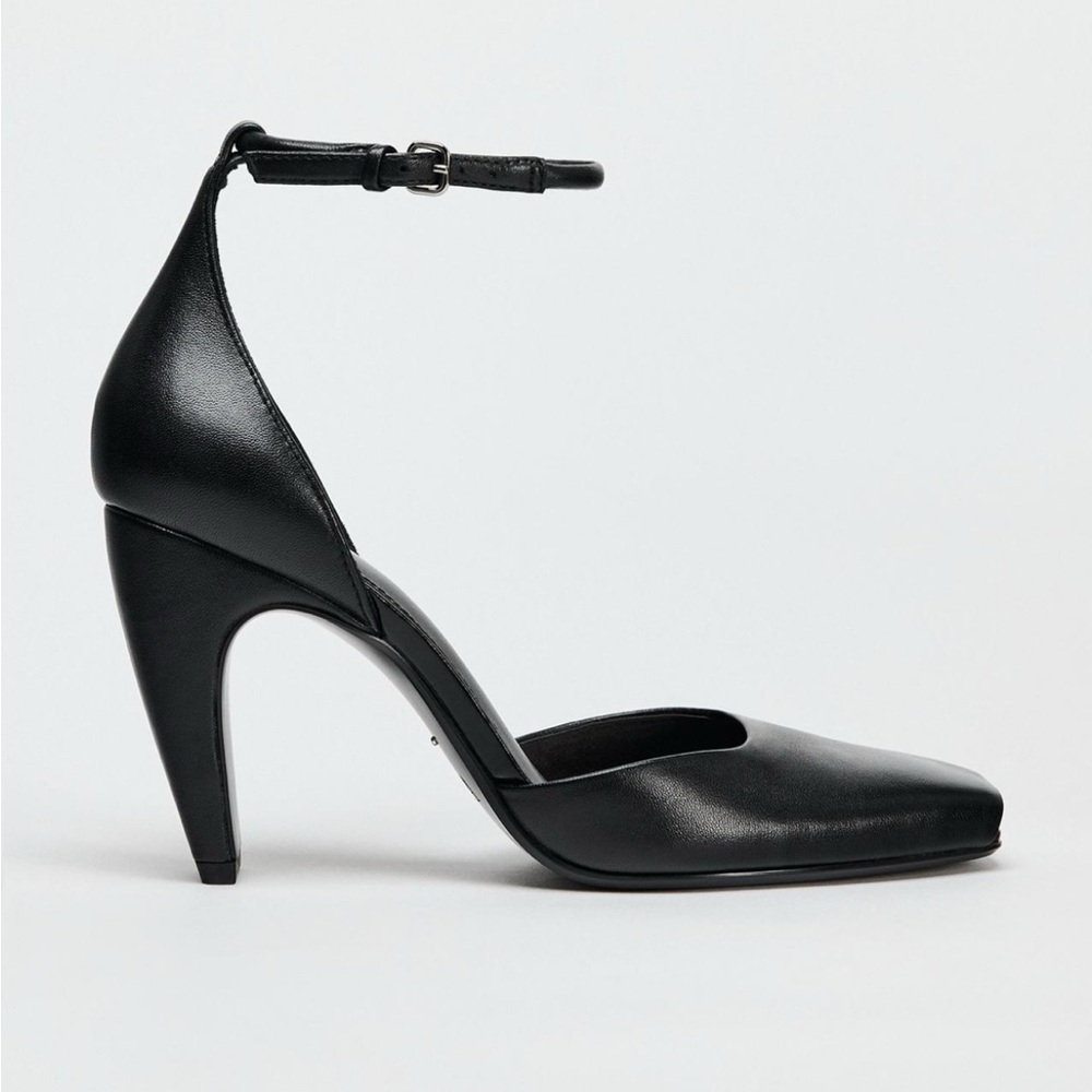 Zara- Square toe 3.5 inch heel shoes